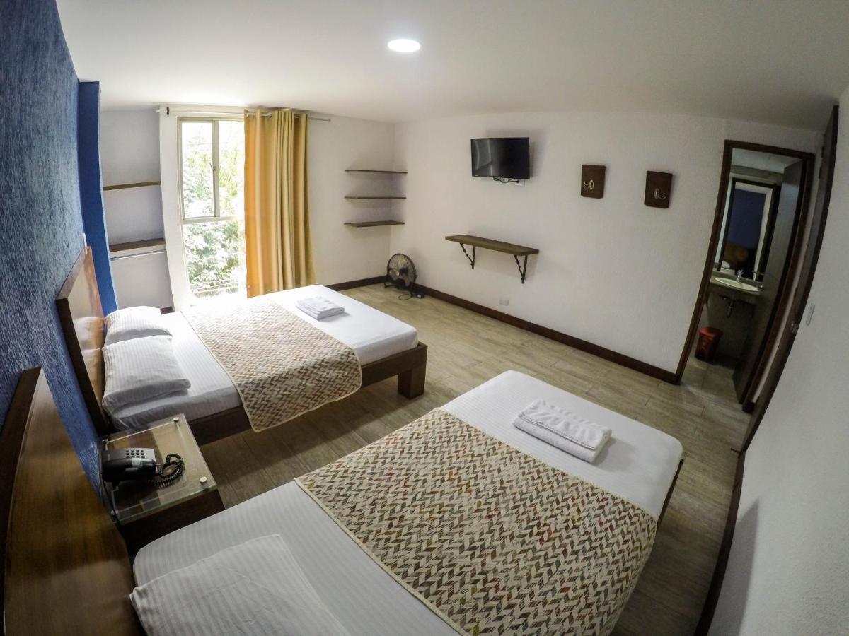 בלו Hotel Prada Sas מראה חיצוני תמונה