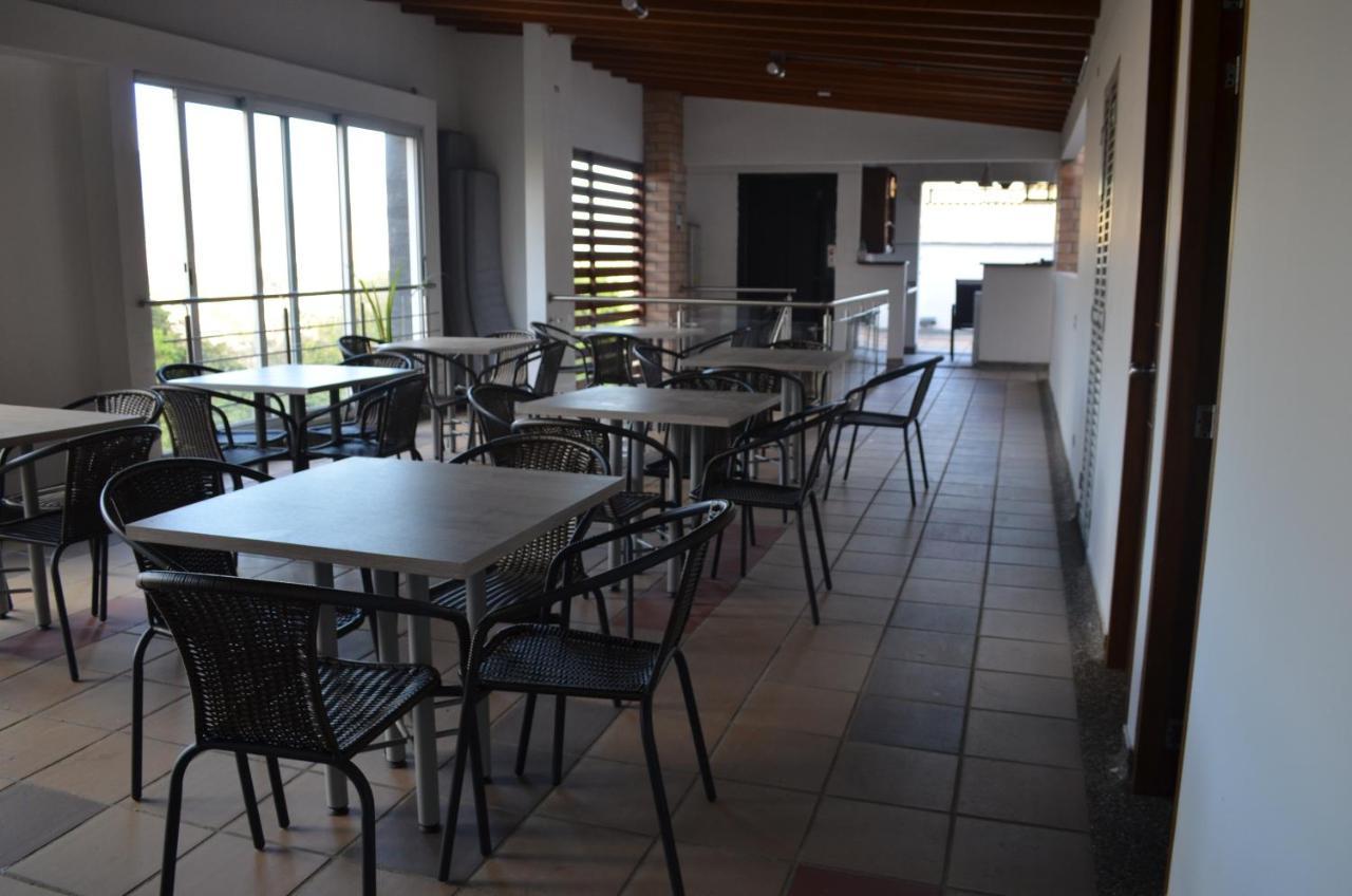 בלו Hotel Prada Sas מראה חיצוני תמונה